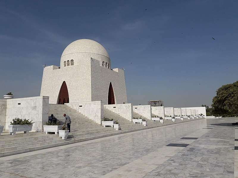 File:Qaid-e-Azam tomb, Marar-e-Qaid 09.jpg