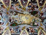 Mellan 1703 och 1706 smyckade Giulio Quaglio II takvalven i barockkatedralen Sankt Nicholas med fresker i Trompe l'œil-stil.