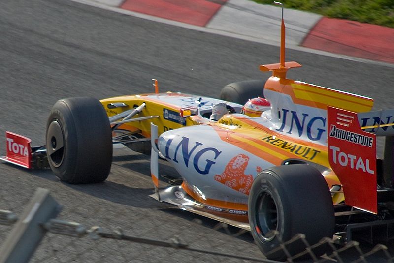 File:Renault R29 Barcelona 2009 test.jpg