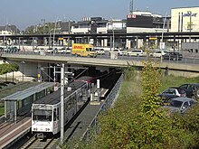 Fahrzeug der Stadtbahnlinie 66 am Siegburger Bahnhof