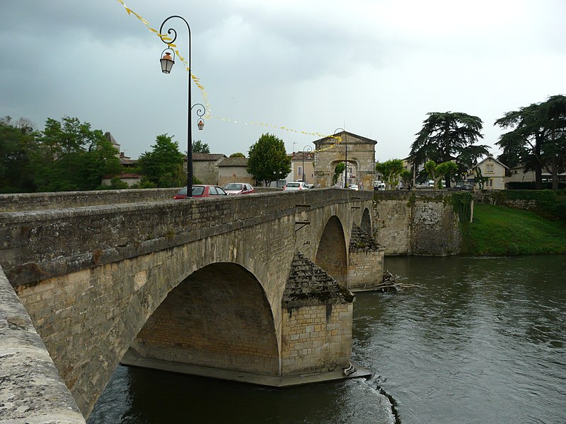 File:Saint-Martory pont D52.jpg