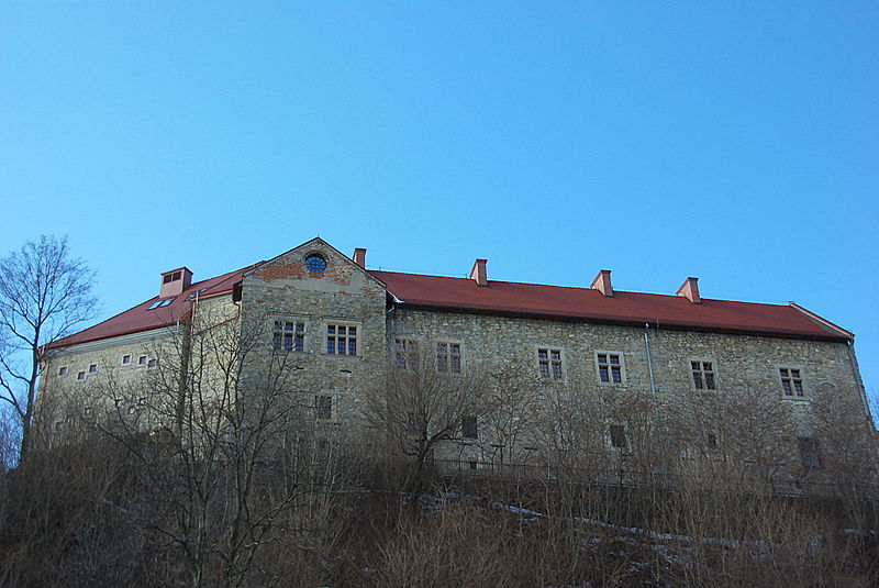 File:Sanok Castle 03.2012.jpg