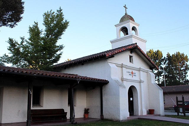 Image: Santa Cruz, California, USA   Mission Santa Cruz  144 School St, Santa Cruz, CA 95060   panoramio (cropped)