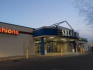 <span class="mw-page-title-main">Selma Mall</span> Shopping mall in Alabama, United States