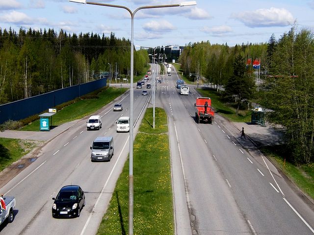 Seututie 120 Helsingin Konalassa Vihdin suuntaan.