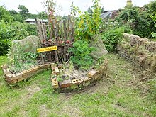A keyhole garden at St Ann's Community Orchard, Nottingham St Ann's Community Orchard African keyhole bed 1304.JPG
