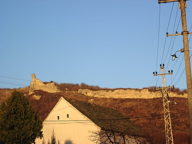 File:Stari Slankamen, remains of the medieval fortress.jpg