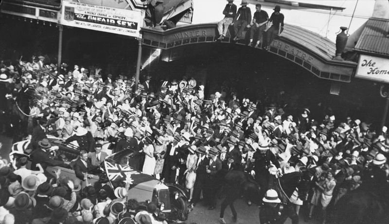 File:StateLibQld 1 123504 Crowds in Queen Street greeting Bert Hinkler, Brisbane, 1928.jpg