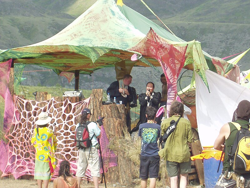 File:Stepanida Borisova at Khan-Altay psytrance festival.JPG