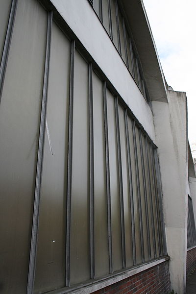 File:Stockwell Bus Garage Exterior 5.jpg