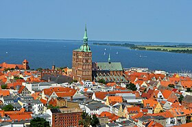 Stralsund, Blick von der Marienkirche (2013-07-07-), מאת קלוגשנאקר בוויקיפדיה (7) .JPG