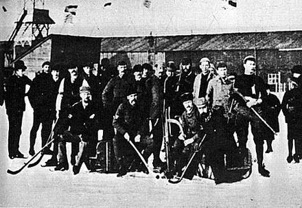 Members of the Bury Fen Bandy Club, an English bandy team in 1913