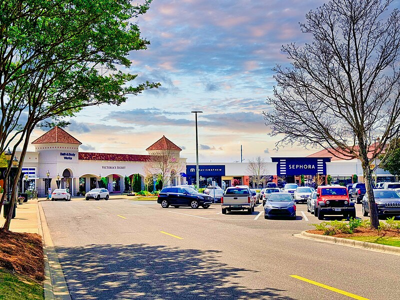 File:The Summit shopping mall in Birmingham, Alabama 07.jpg