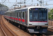 目黒線用の5080系 （5190F・2019年8月 多摩川駅）