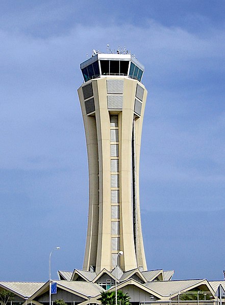 File:Torre aeropuerto Málaga.jpg