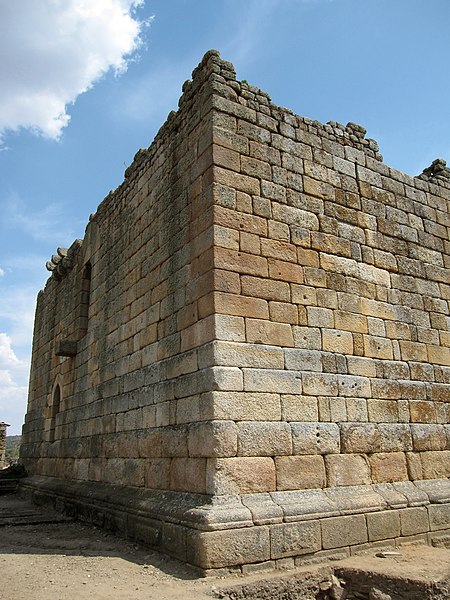 File:Torre de Menagem de Idanha-a-Velha.jpg