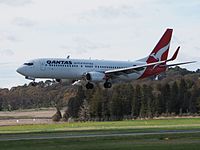 A Qantas Boeing 737 landing