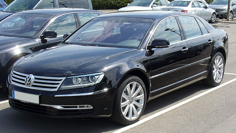 File:VW Phaeton Facelift 2010.JPG