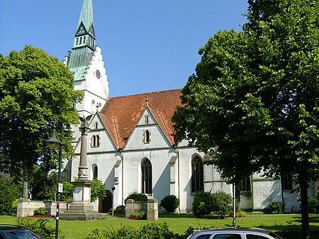 Versmold Kirche 2005-07-12.JPG