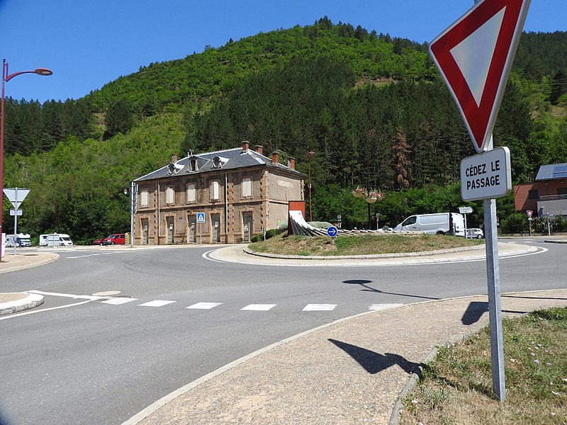 File:Viaduc Eifel aire 5863.JPG