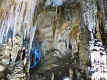 Изглед 1 в пещерата Snowy Jade, Fengdu County.JPG