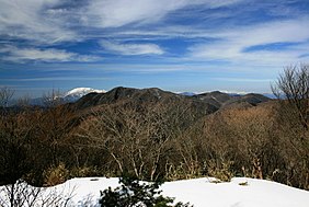 Vista dal sentiero nel bosco di Yorosan 2010 02 21.jpg