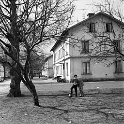 Viktoriabyn sedd västerut från hörnet Viktoriagatan/Drottninggatan, 1960