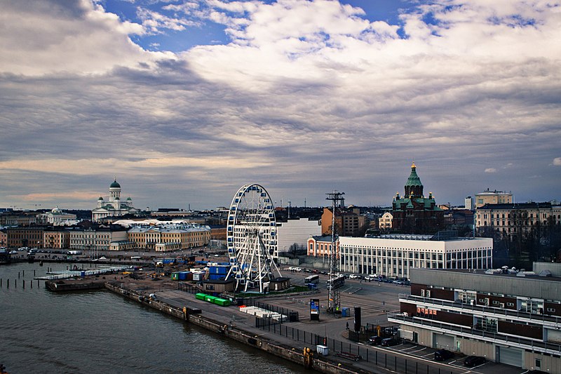 File:Vista de Helsinki dende o porto.jpg
