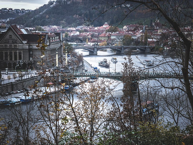 File:Vltava-PICT0902.jpg