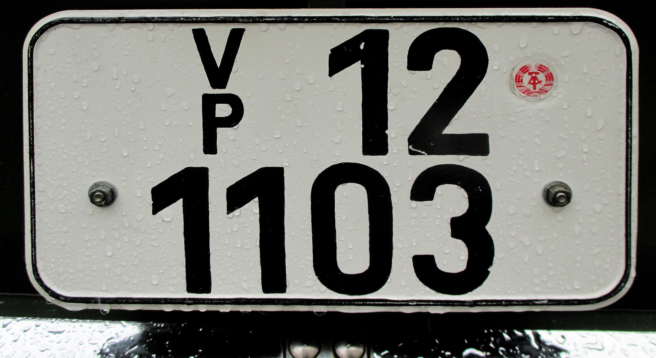 File:Volkspolizei der DDR - Nummernschild - Bild 001.jpg