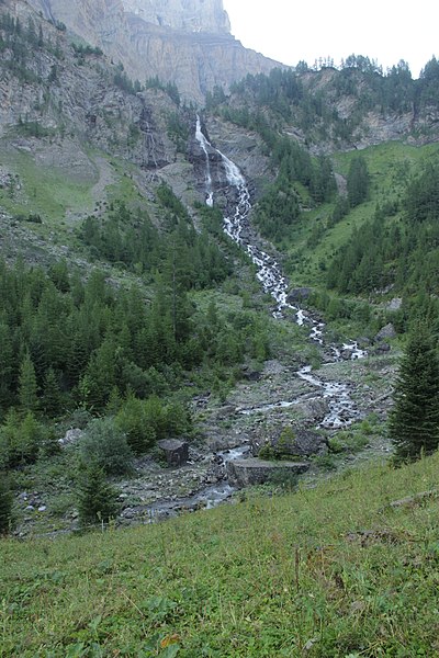 File:Waterfall of the Oldenbach (43893237784).jpg