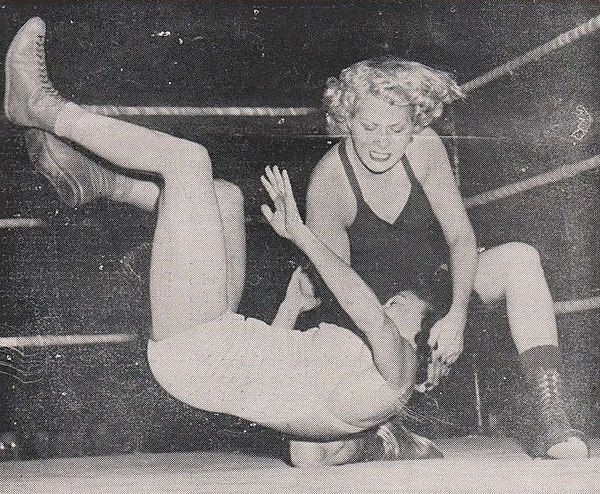 Two women wrestlers in the 1950s