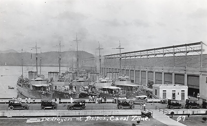 File:Wickes class destroyers at Balboa CZ (50124712927).jpg