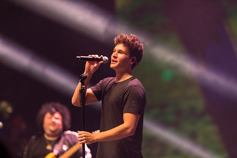 File:Wincent Weiss - 2018111220434 2018-04-21 30 Jahre Radio Regenbogen - Sven - 1D X MK II - 1532 - B70I5710.jpg