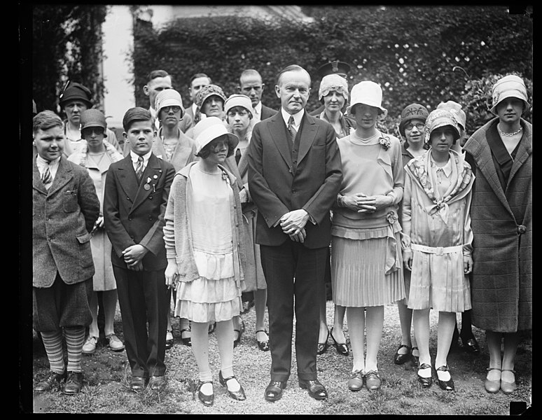 File:Winners in National Spelling Bee received by President Coolidge. School children from all over the cou(...) who competed in the fourth annual National Spelling Bee held in Washington, were LCCN2016890661.jpg