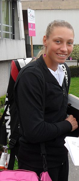 File:Yanina Wickmayer - 2011 Fed Cup Semifinals.jpg