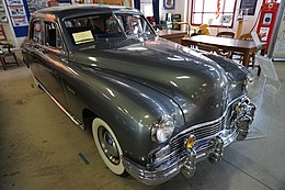 Ypsilanti Automotive Heritage Museum Mai 2015 098 (1947 Frazer Manhattan) .jpg