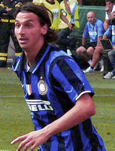 Ibrahimović playing for Inter Milan in 2007