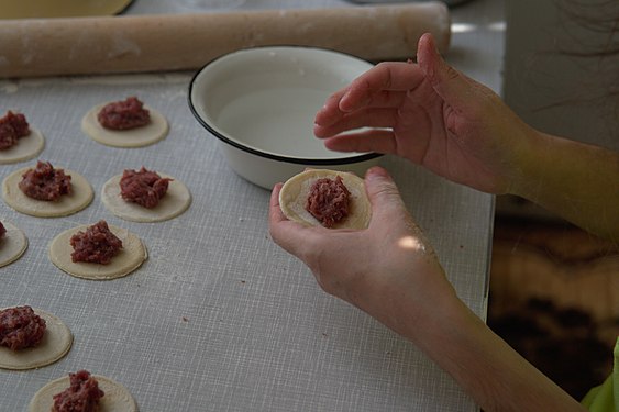 Лепка пельменей дома вручную