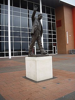 Ted Bates (footballer) English footballer (1918–2003)