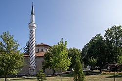 Снимката показва „Байракли джамия“ в град Самоков.