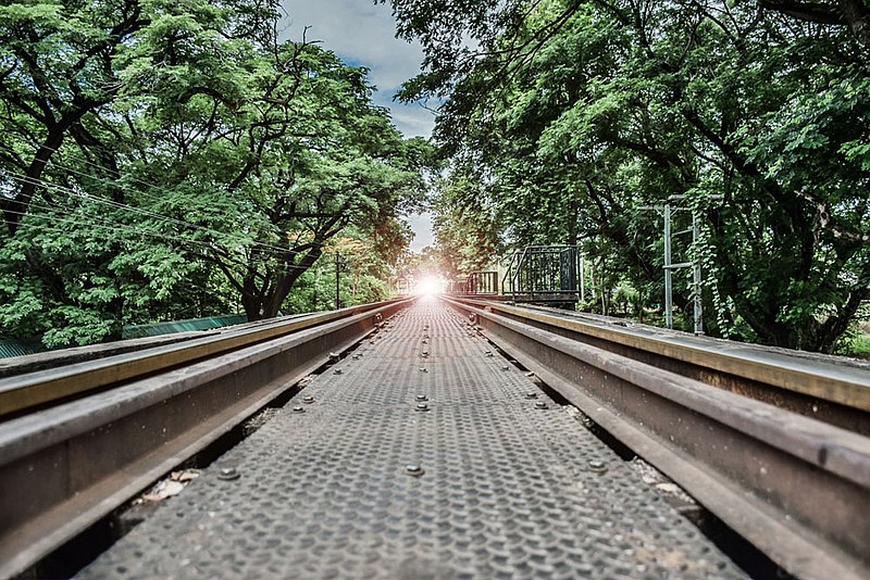 File:รางรถไฟสายมรณะ.jpg