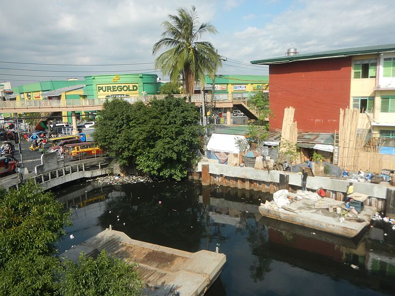 File:0161jfPedestrian footbridge Tayuman Juan Luna Bridge Estero de la Reina C-9 Capulong Pritil Tondo Manilafvf.jpg