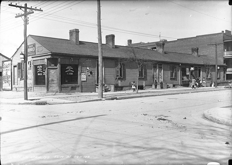 File:110-112 Elm Street in 1917.jpg