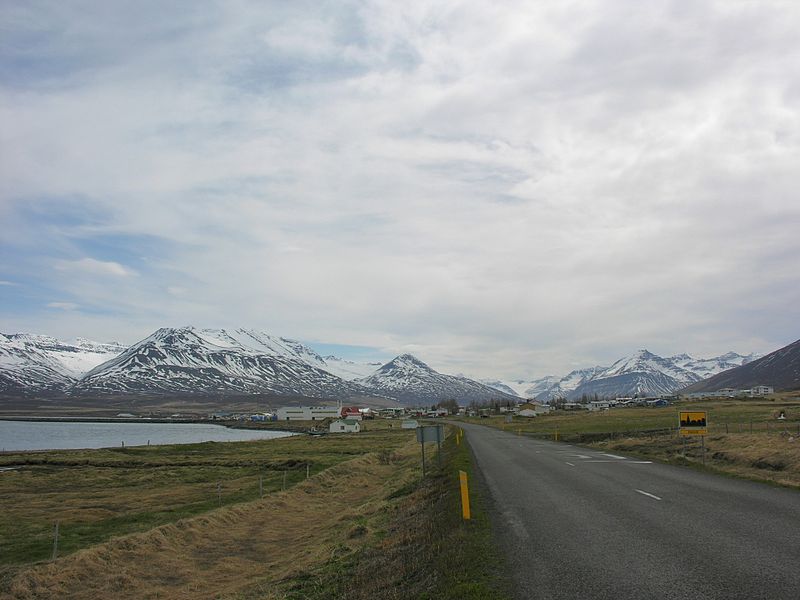 File:2008-05-22 15-06-22 Iceland - Upsir.JPG