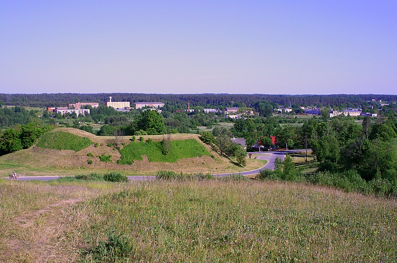 File:2008 06 Kandavas Kuršu pilskalns.jpg