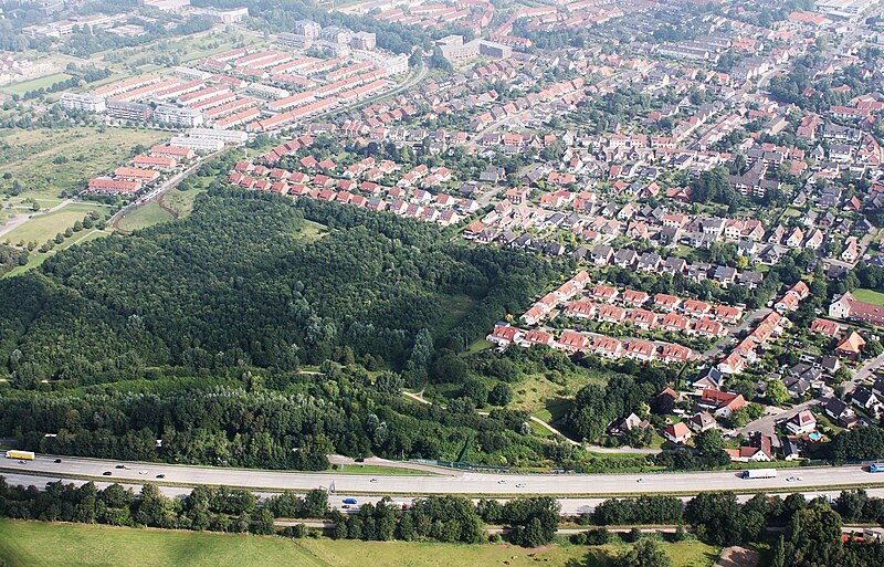 File:2012-08-08-fotoflug-bremen erster flug 0157.JPG