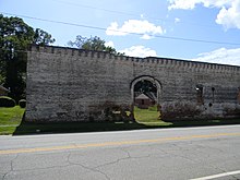 Abandoned building featured from a Walking Dead episode 2014-08-31 36 Grantville GA.jpg