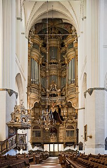 The organ from 1770 20140327 Rostock Marienkirche DSC09877 PtrQs.jpg