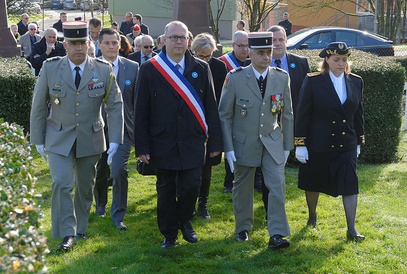 File:2015-11-11 10-29-04 commemo-armistice.jpg